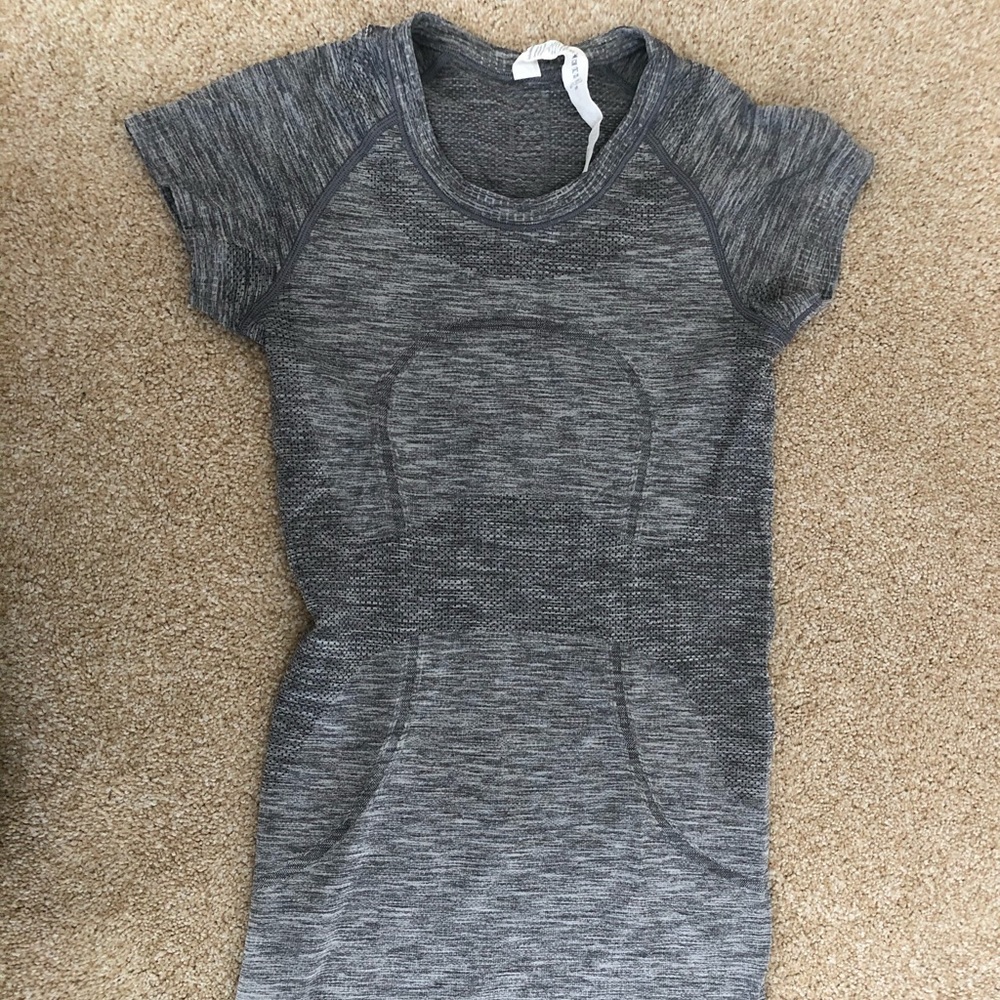 LuLu lemon swiftly tech short sleeve crew
